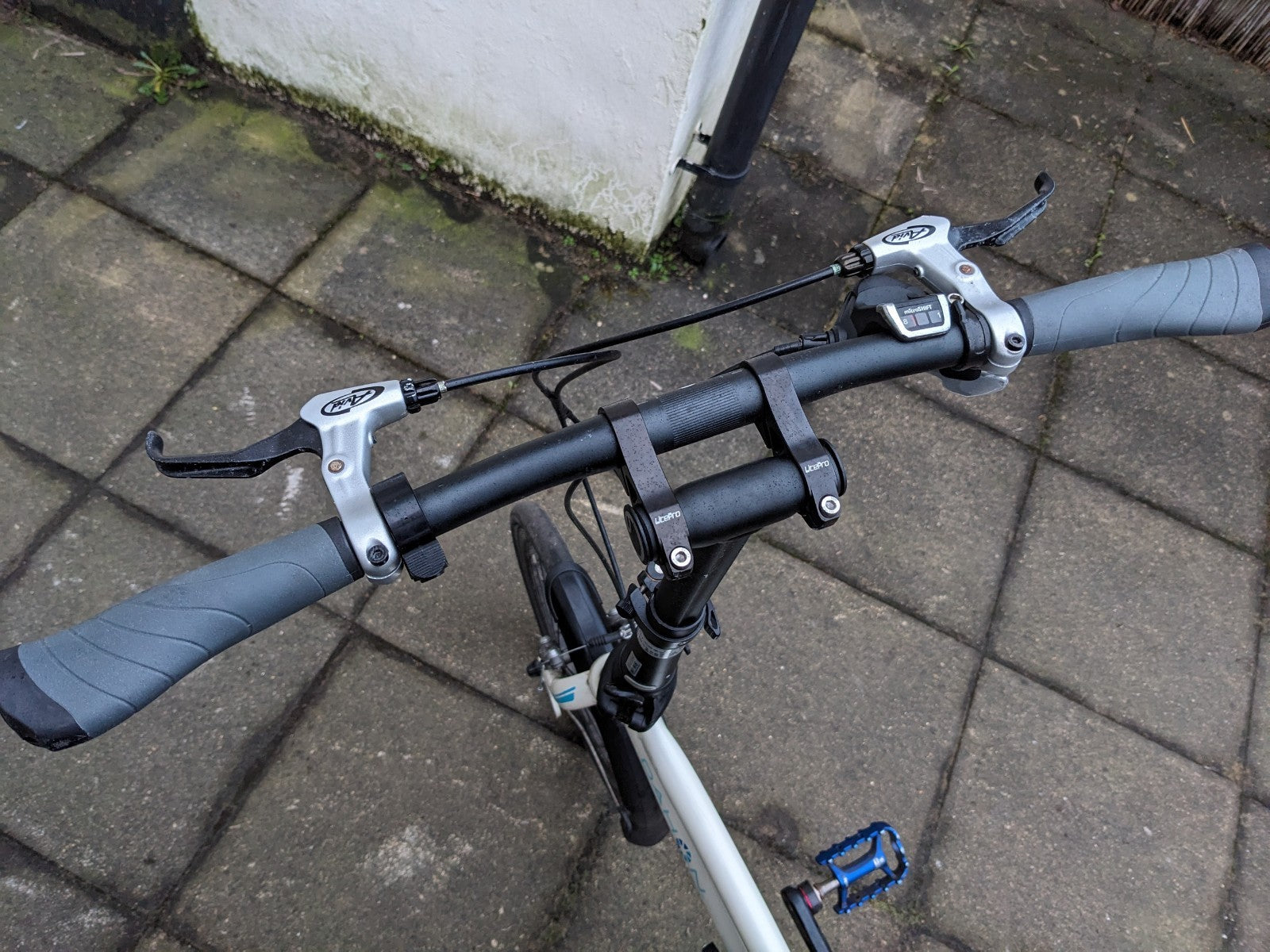 Dahon Mantis P8 Folding Bike