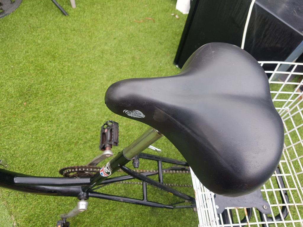 ADULT TRIKE 20 " WHEELS ....6 GEARS ...COMFORT SEAT..FOLDING