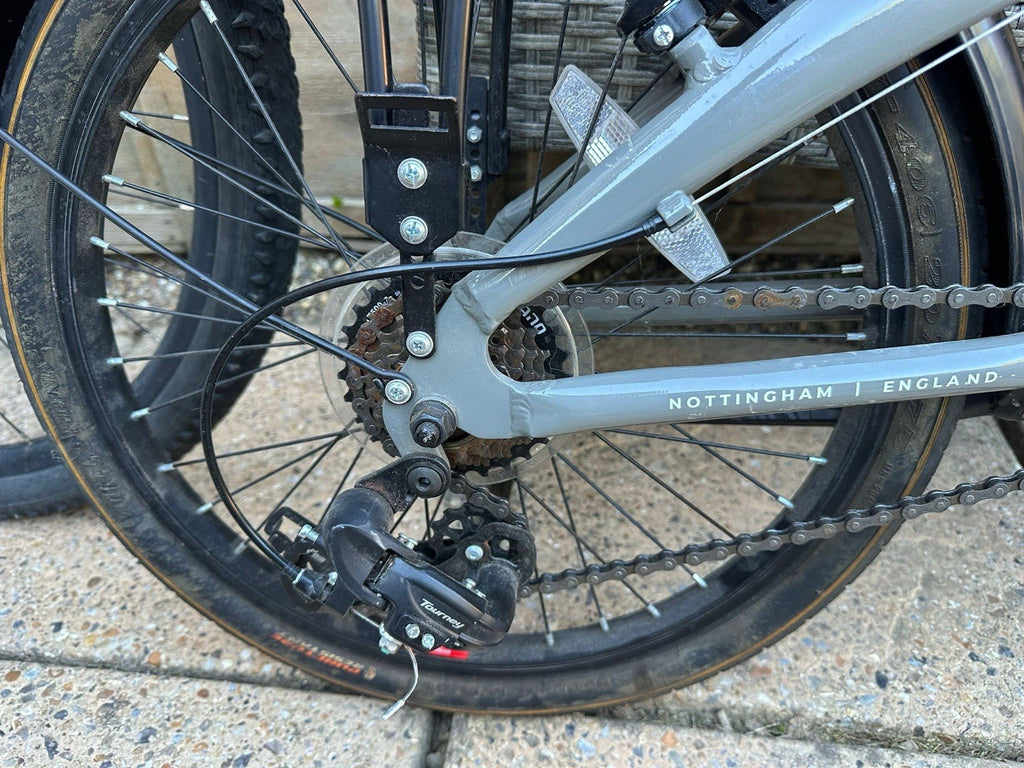 Raleigh Evo 2 Fold Up Grey Commuter Bike Excellent Condition Collection Only