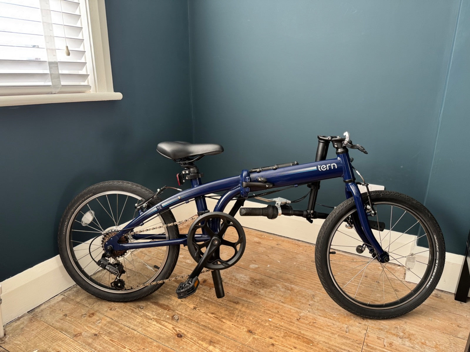 Tern Link B7 Folding Bike 2020 Model, 7-Speed, 20-inch Wheels, Midnight Blue