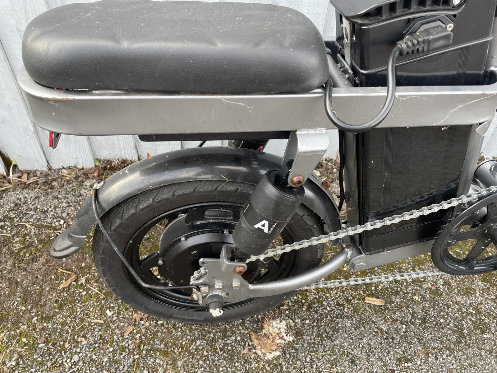 Folding fold up commuter bike ideal for train/ bus 15mph e. Pedal assist