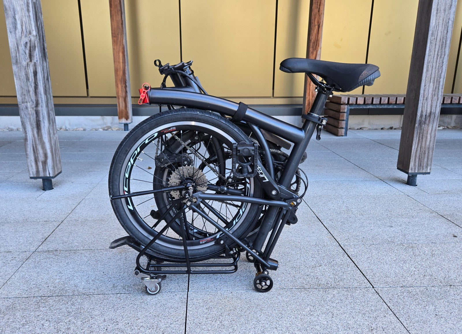 20" 9-Speed Shimano Tri-Fold Brompton-Style Folding Bike | Rare find!