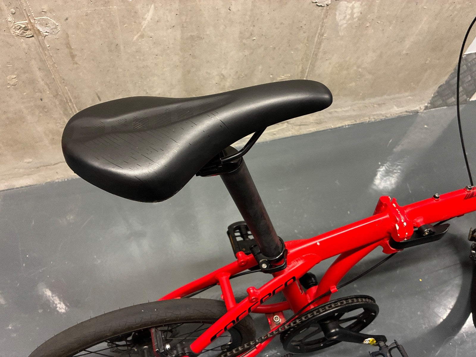 Carrera Intercity 8-Speed Folding Bike with Disc Brakes - Fair Condition