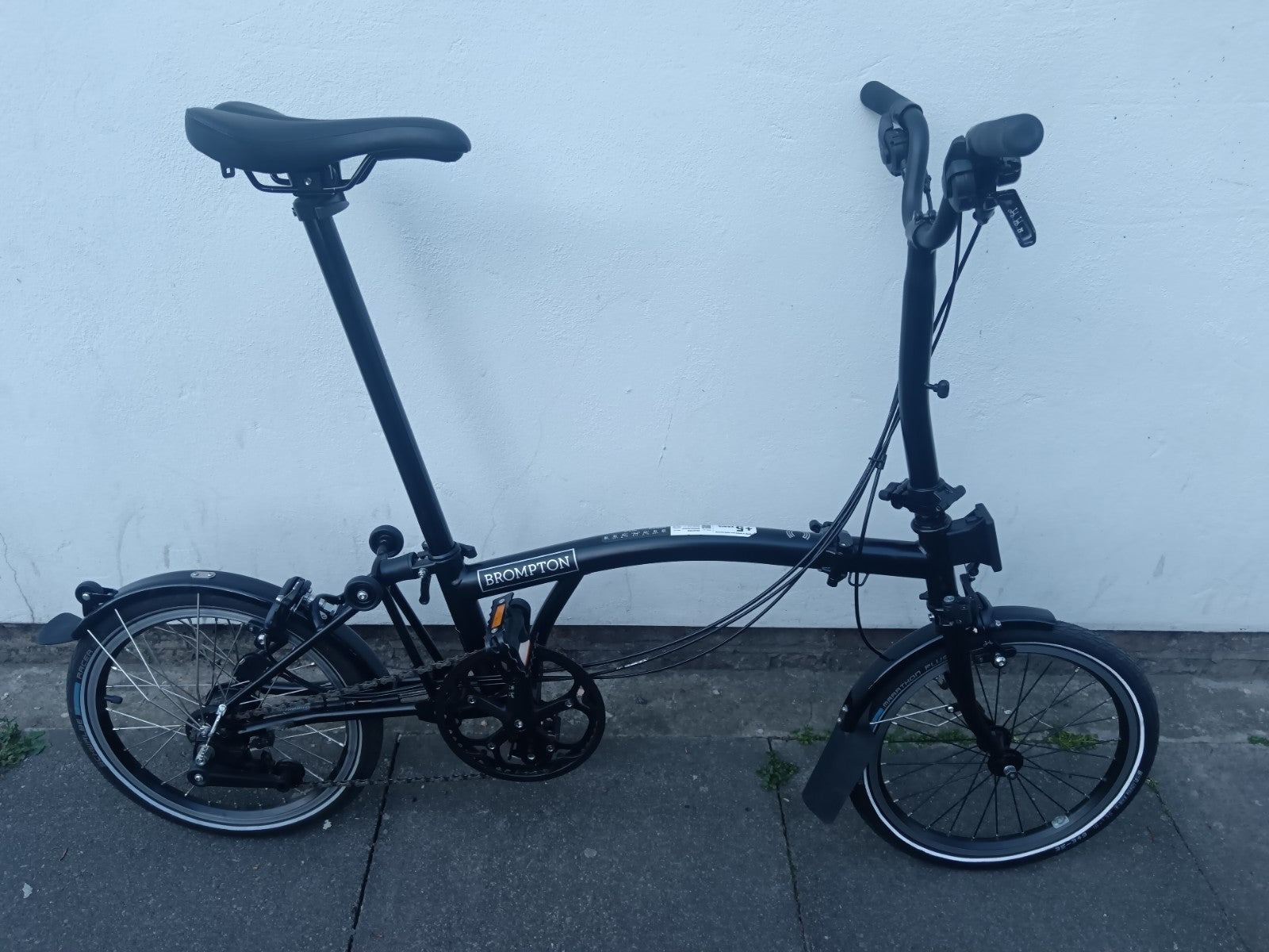 Brompton M6L BLACK EDITION 2025 Folding Bike Excellent Condition