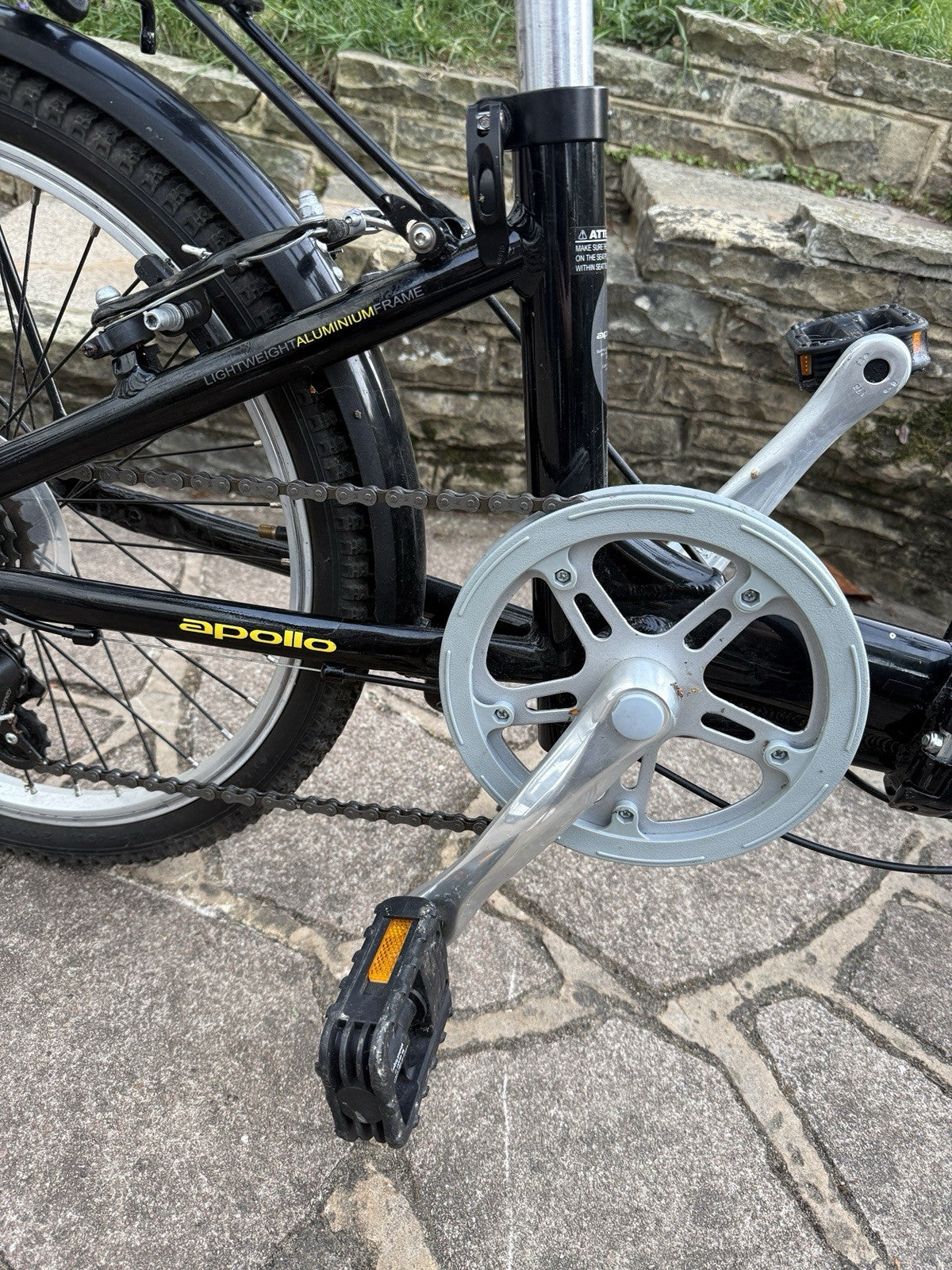 Apollo 20 inch wheel Folding Bike with Storage/carry Bag