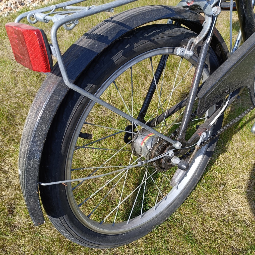 Folding Bicycle, Adults size 20 inch wheels condition used. Collection only!