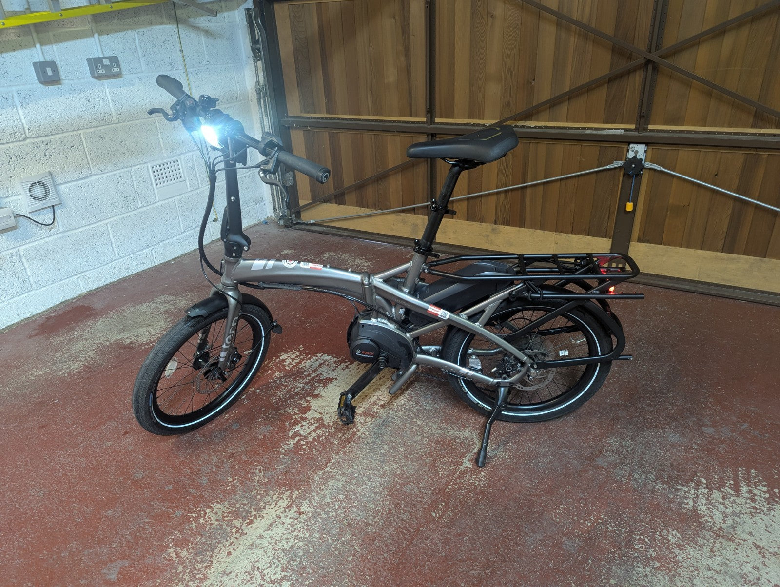 Tern Vektron S10 folding bike. Bosch Performance Line & Shimano Deore 10 gears
