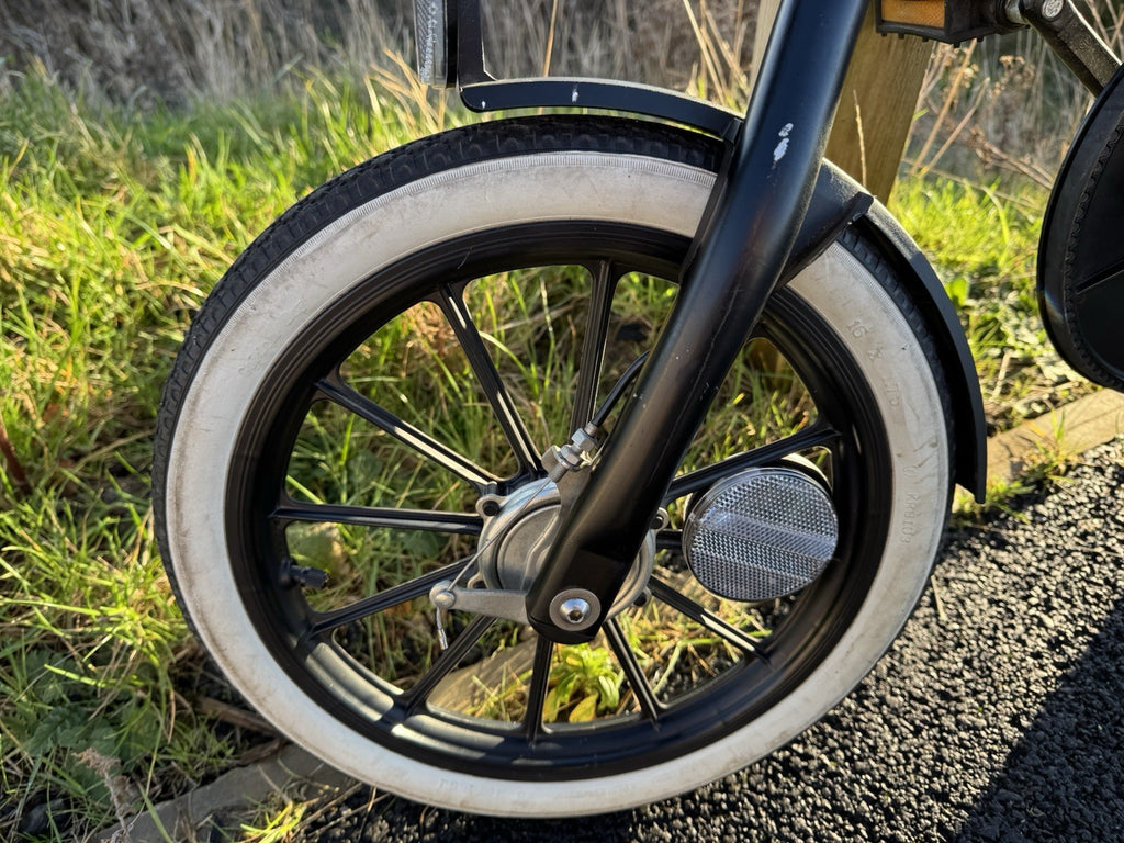 Vintage Strida Folding Bike Collectable Unusual Design w Rubber Drive Belt