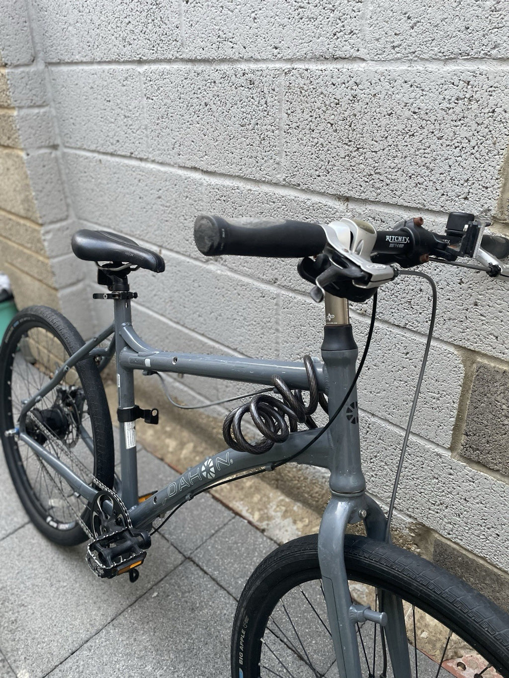 Dahon Cadenza Folding Hybrid Bike - Project / Needs TLC (Brakes & Gears)