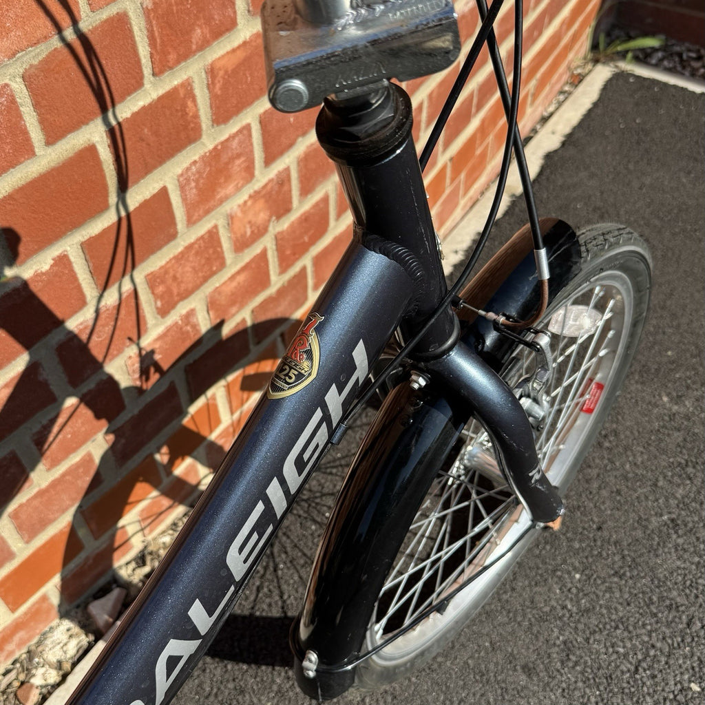 Raleigh Swift Aluminium Folding Bike Adults Compact 20” Wheels with Rack, Gears