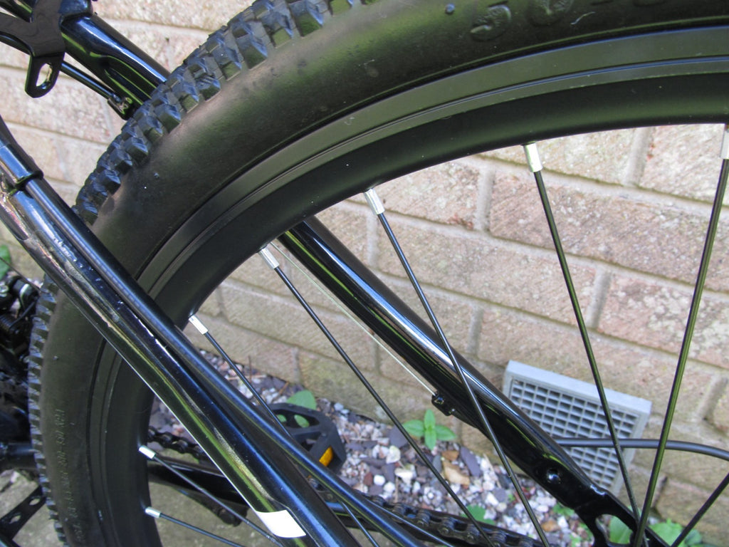 BIKE MOUNTAIN 26"  WHEELS BI FOLD UNISEX-EXCELLENT CONDITION