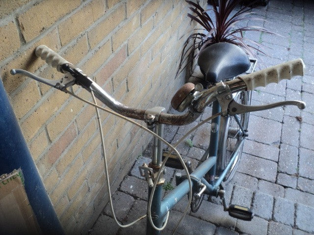 RARE Dawes Vintage Folding 3 SPEED Bicycle WITH BROOKS SADDLE in need of TLC.