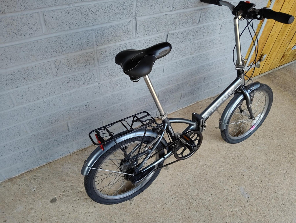 raleigh parkway  lite folding bike great condition adult with removable basket