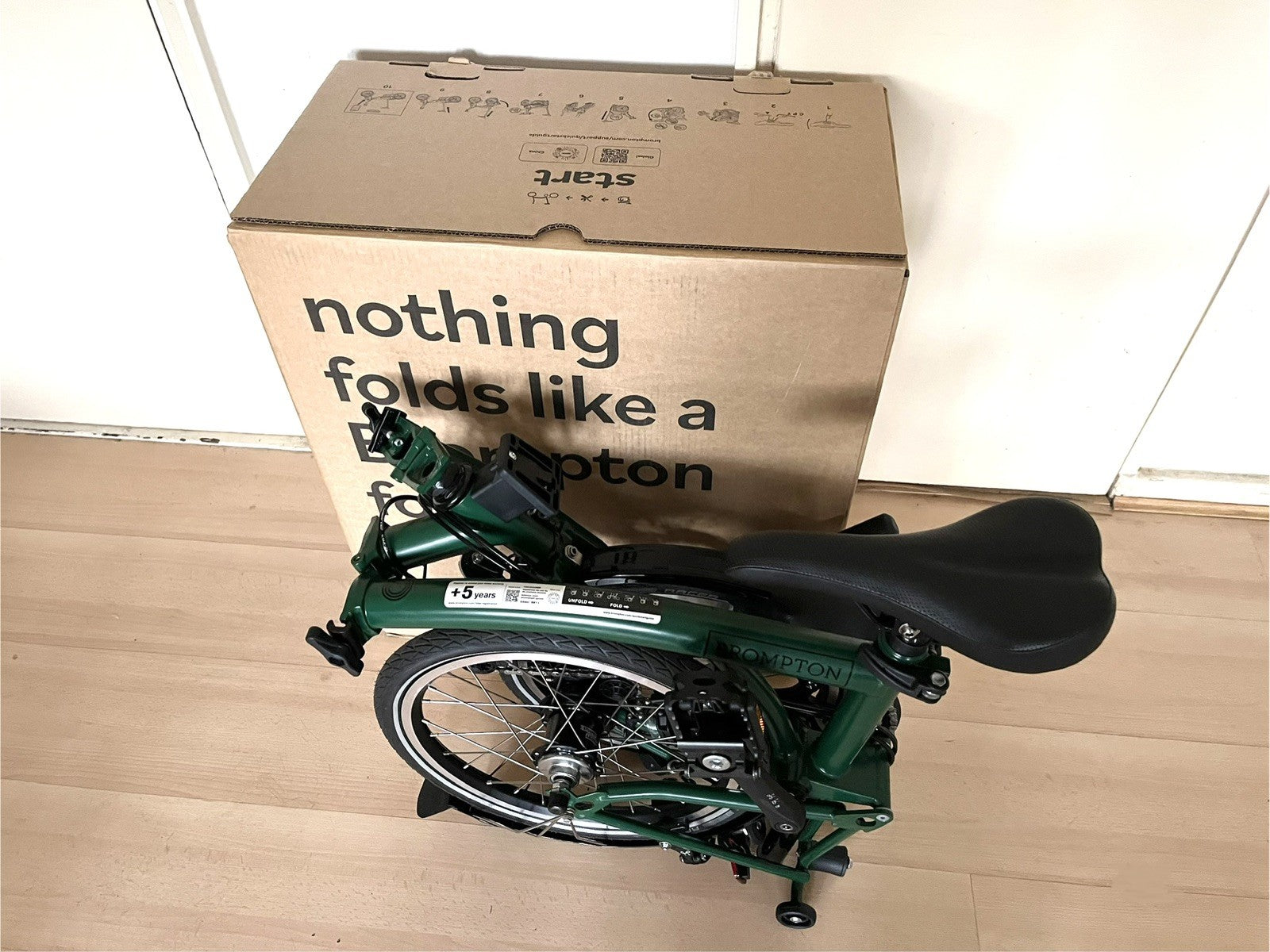 Brompton C Line Explore 6-Speed, 2025, Green, Black Edition, Mid Handlebar, New