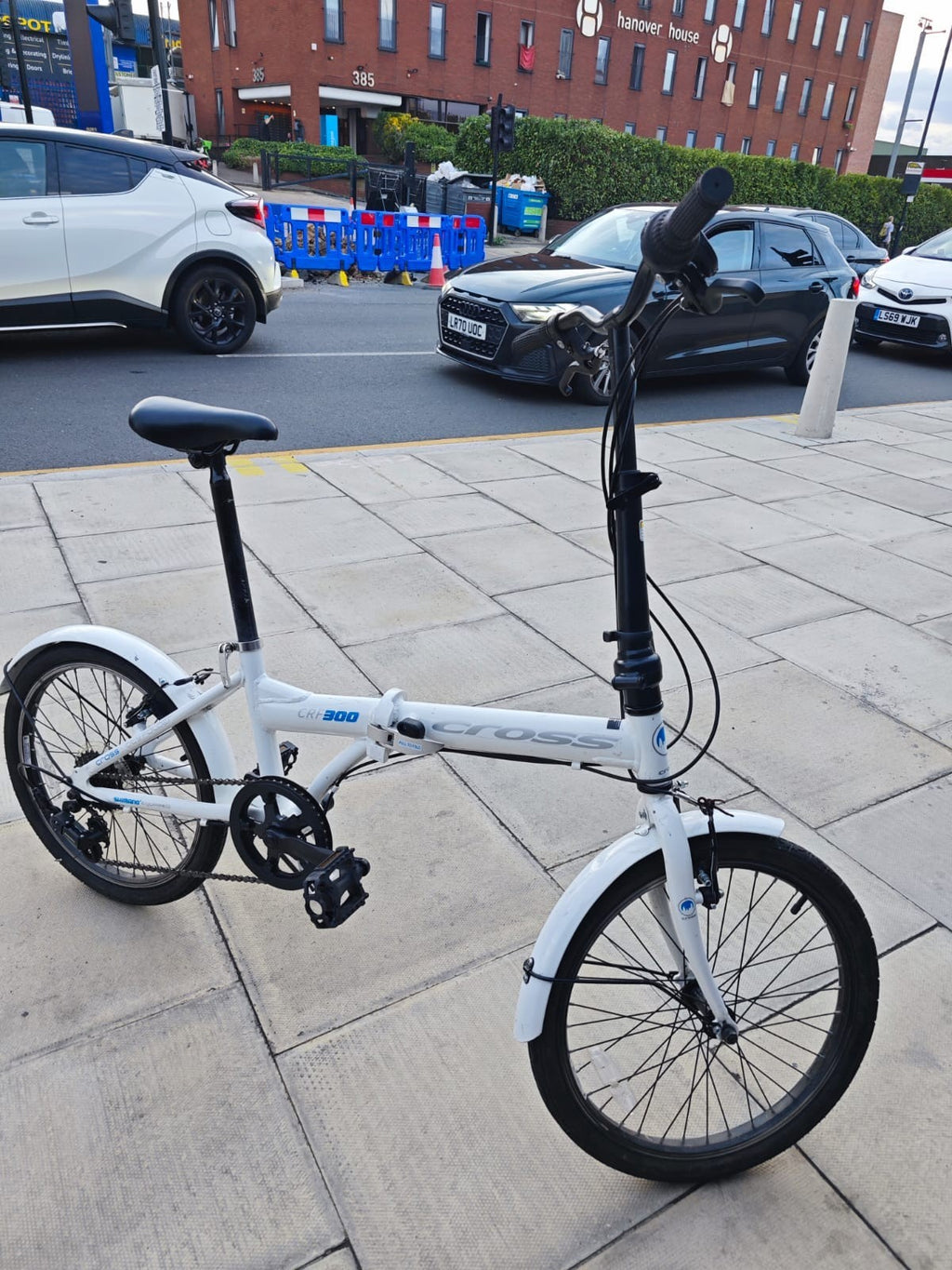 Cross CRF300 20in Folding Bike 7-Speed V-Brake White