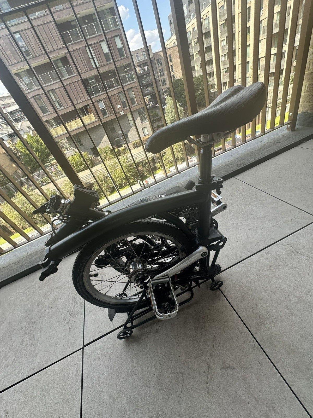 Brompton M6R 6Speed Folding Bike 2016 Black Rear Rack + Pump + Extended Seatpost