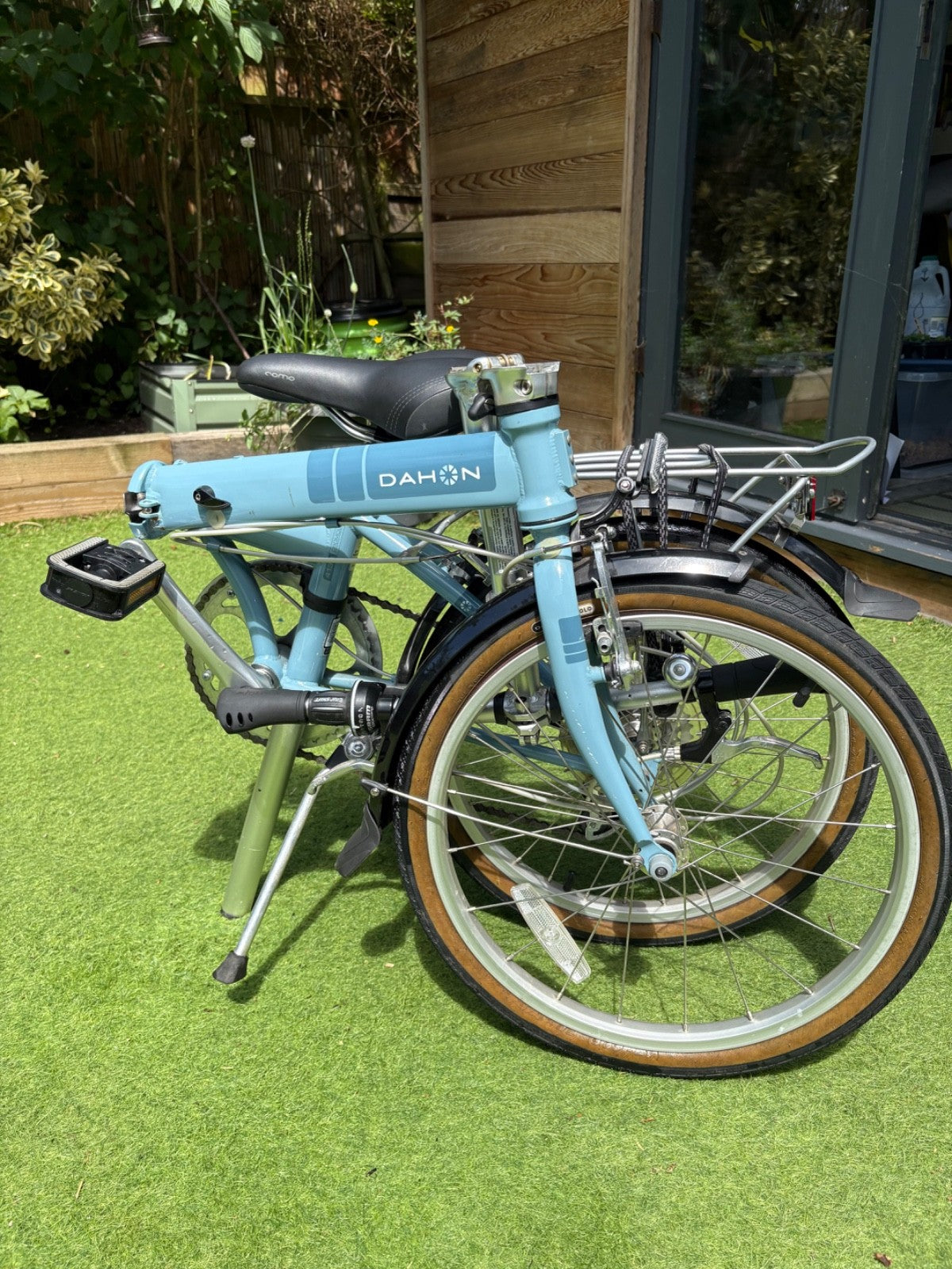 Dahon Speed 7 light blue folding bike. Very good condition