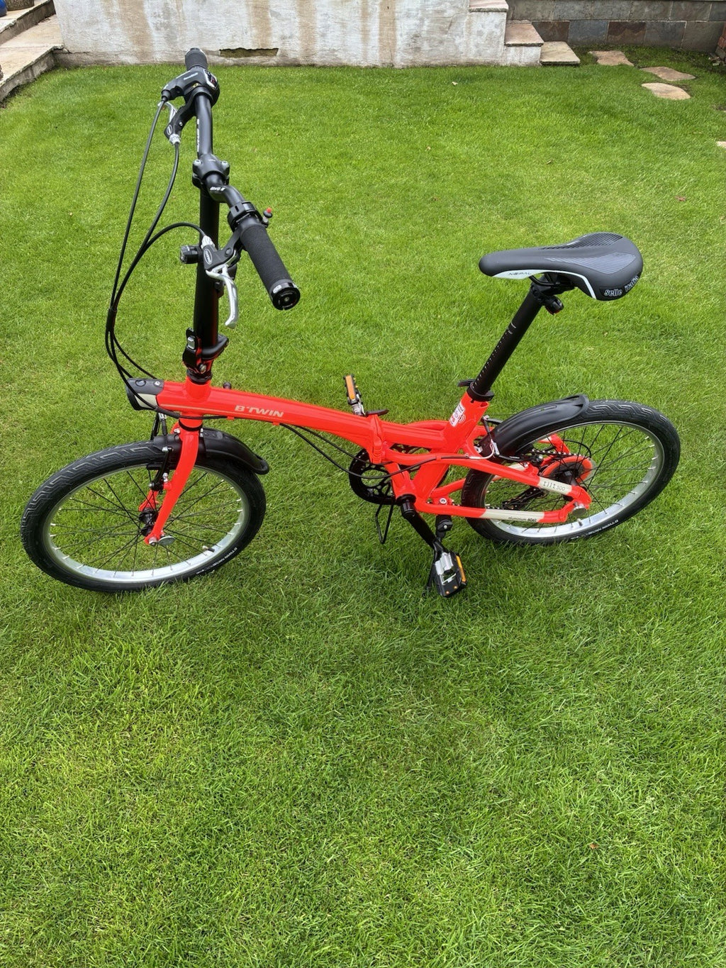 B'TWIN Tilt 500 Folding Bike 20 in Aluminium Red. Also a Cross CRF300.