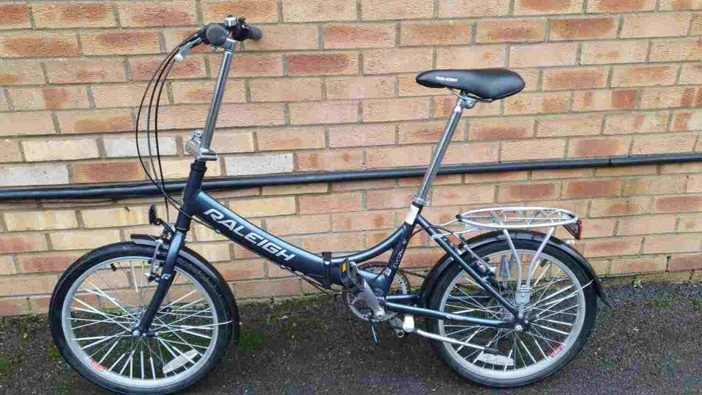 Lightweight Aluminium Raleigh Evo7SP Folding Bike is in excellent condition