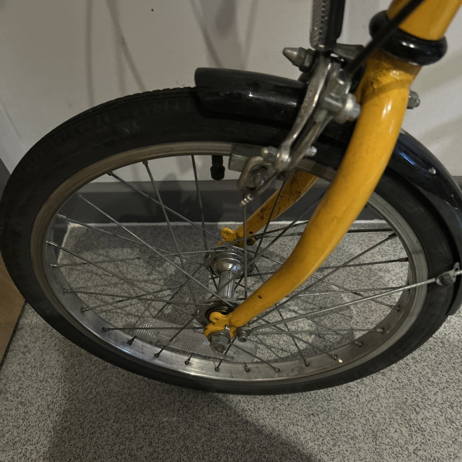 PASHLEY MICRO FOLDING BIKE Commuter Transport Fold it Yellow Cresswell Brilliant