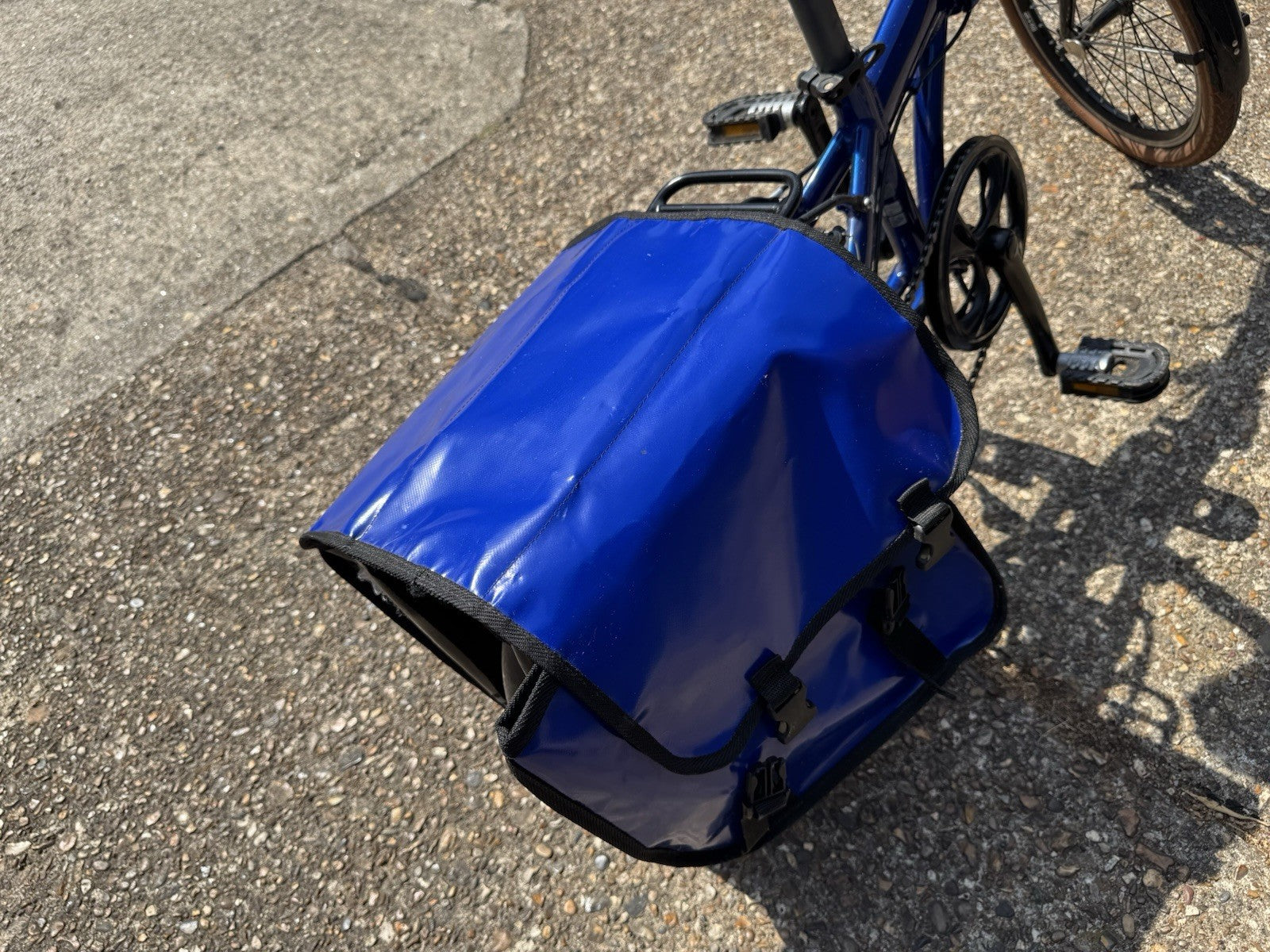 Raleigh Stow-A-Way 20in Folding Bike Blue, Rear Rack, Mudguards, Kickstand