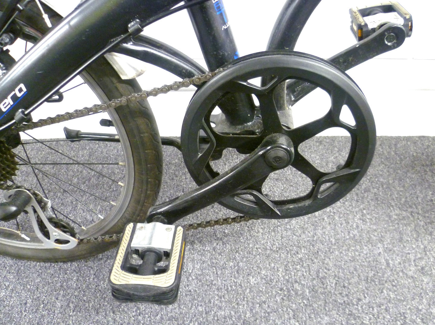 Carrera Intercity Folding Bike 20”wheels 8 Speed Shimano