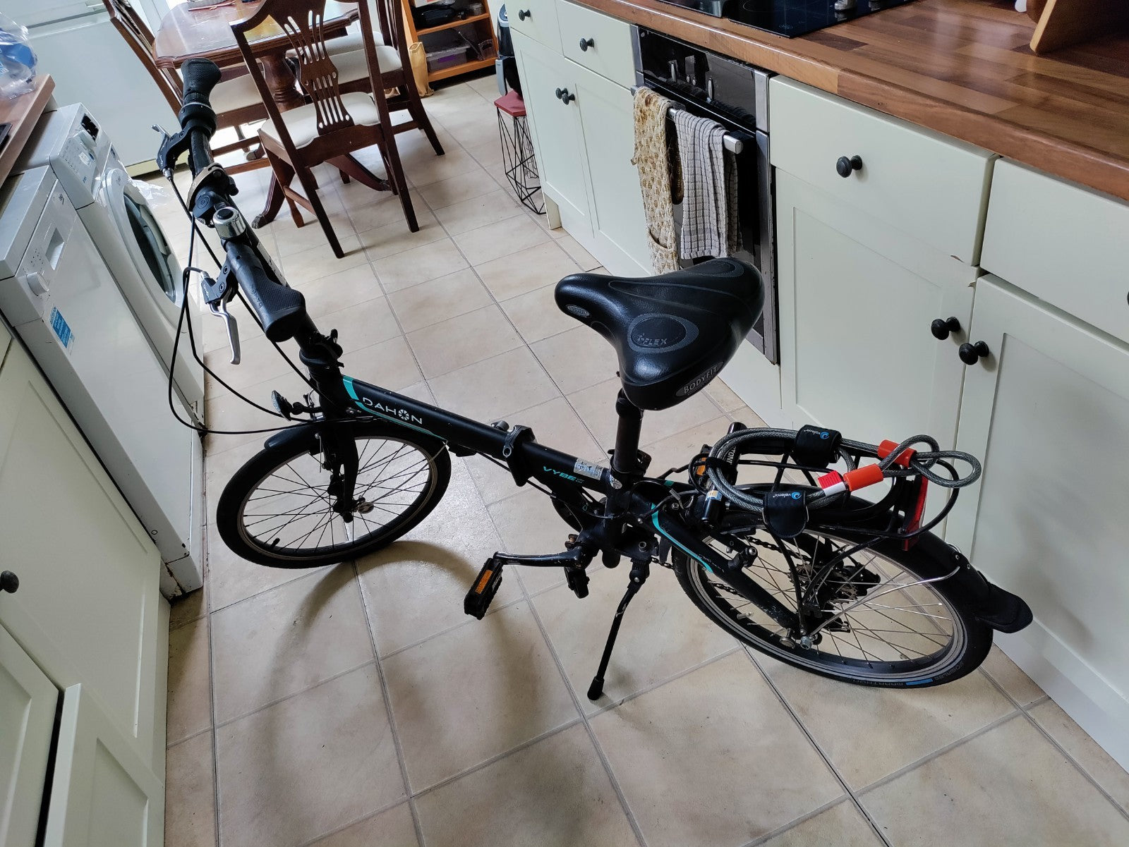 Dahon Vybe D7  -  Folding Bike 20" Wheels