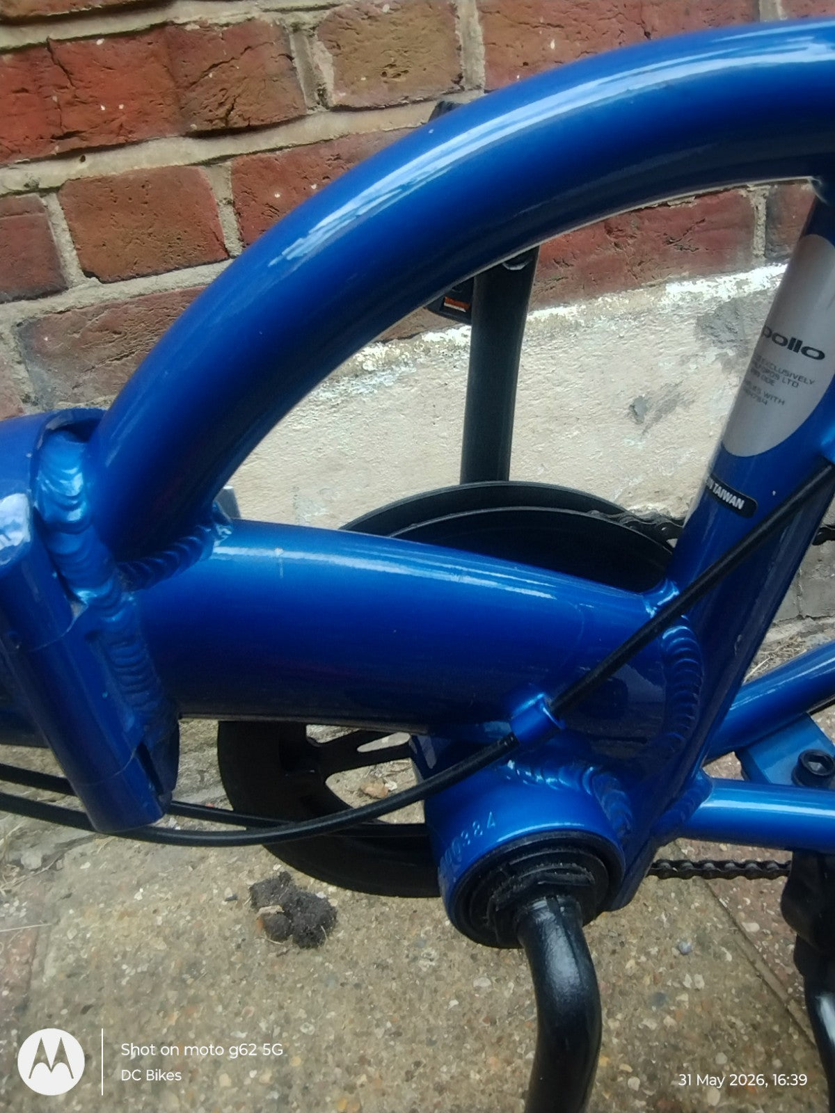 Apollo Tuck Folding Bike 20" Wheels, 6 speed, Blue
