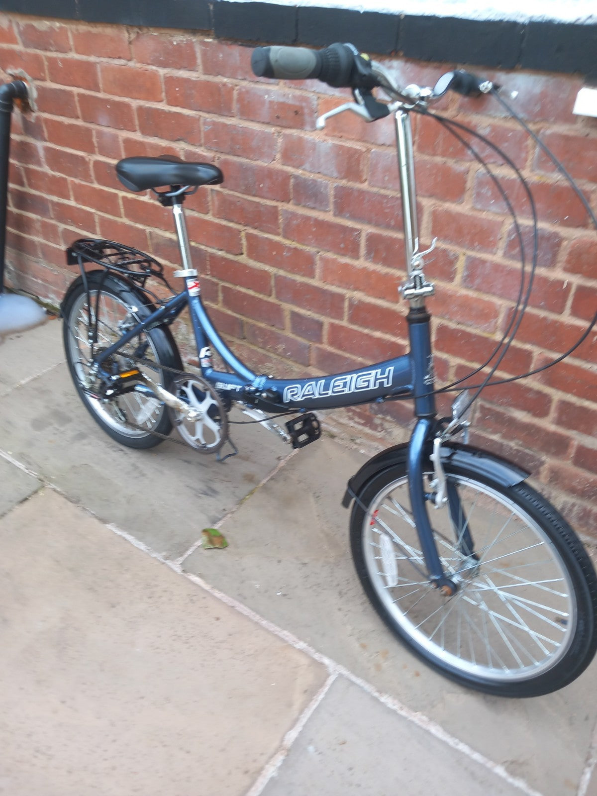 Raleigh Swift Folding Bike 6 Gears Excellent Condition