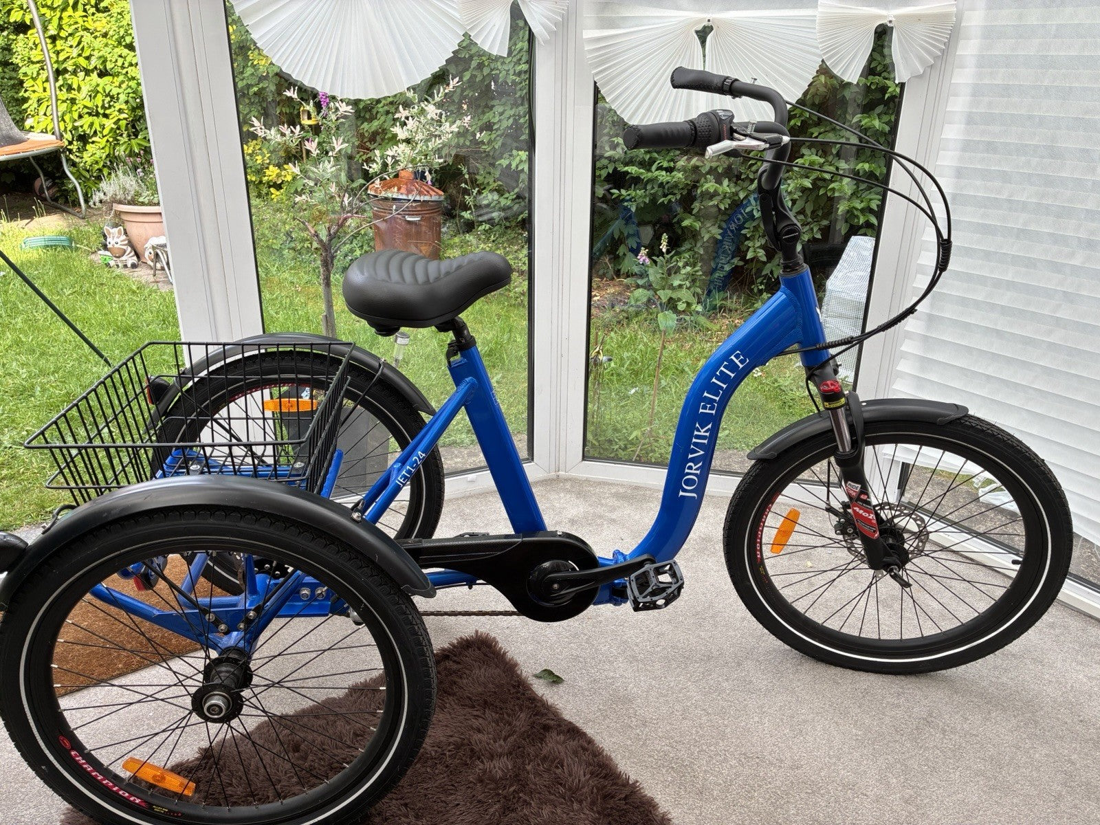 Yorvik Elite 3 Wheel Trike Folding Bike With Basket