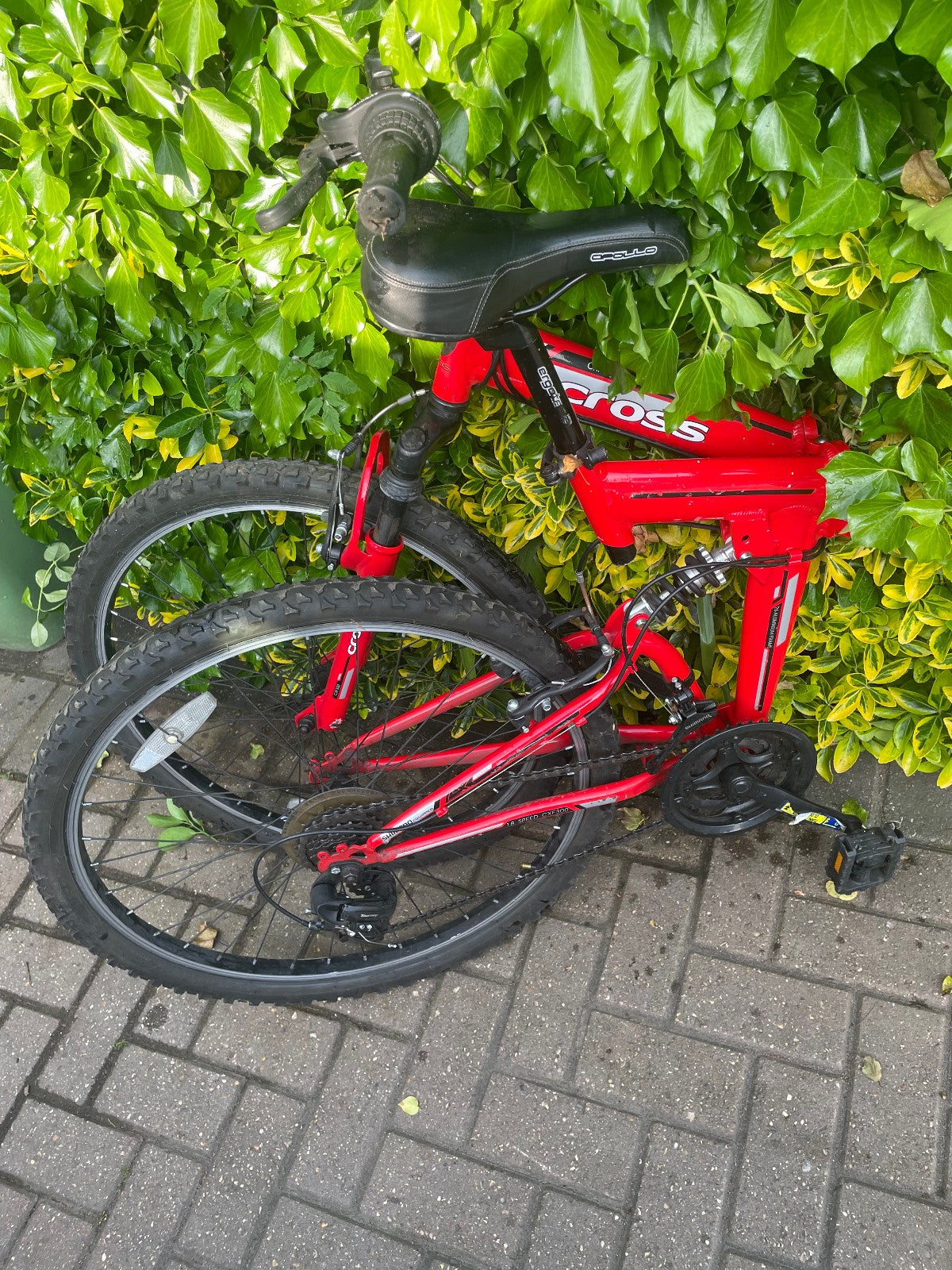 Cross CXF 300 foldable bicycle in red
