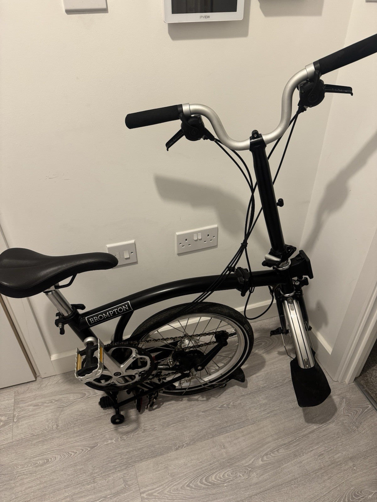 Brompton M6L 6 Speed Folding Bike – Black – Great Working Order – With Pump