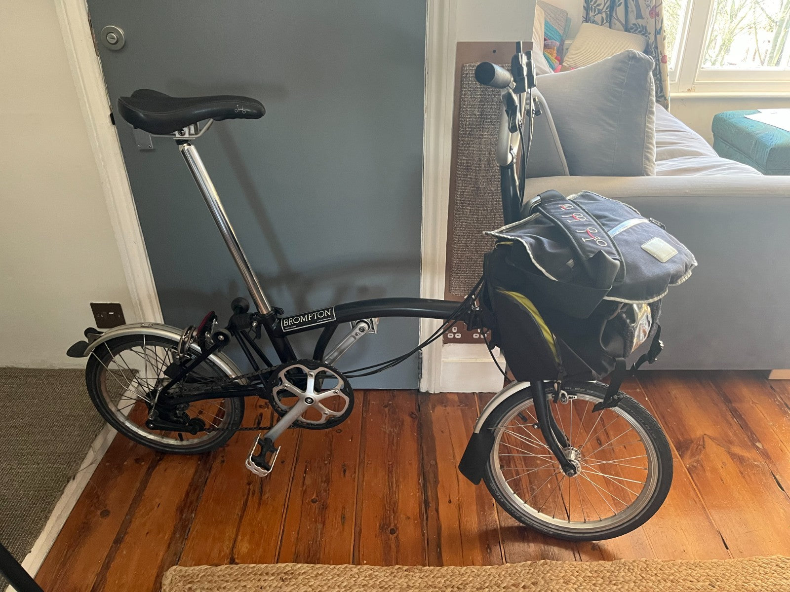 Brompton M6L Folding Bike 2014 – Excellent – Bags & Receipt