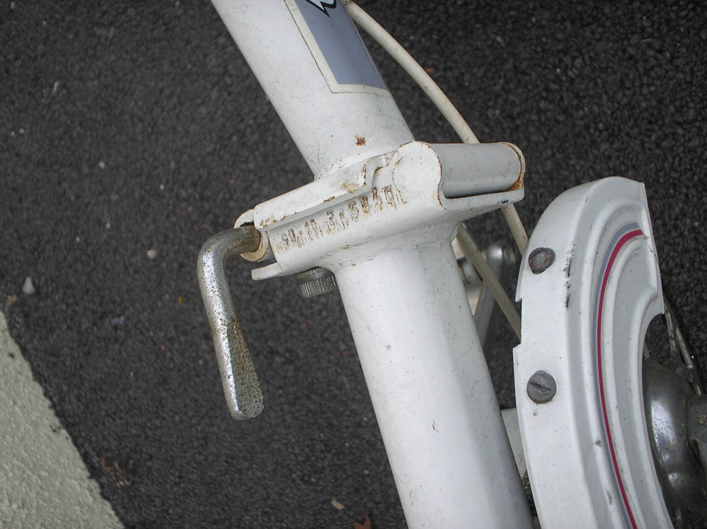 Universal girls small ladies 1980s folding vintage retro bicycle bike cycle