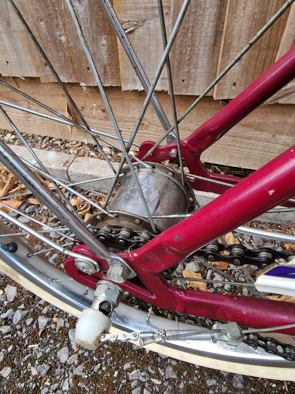 UNIVERSAL STOWAWAY 3 Vintage Folding Burgundy Bike, 3 speed. 20’ wheels,PRESTINE
