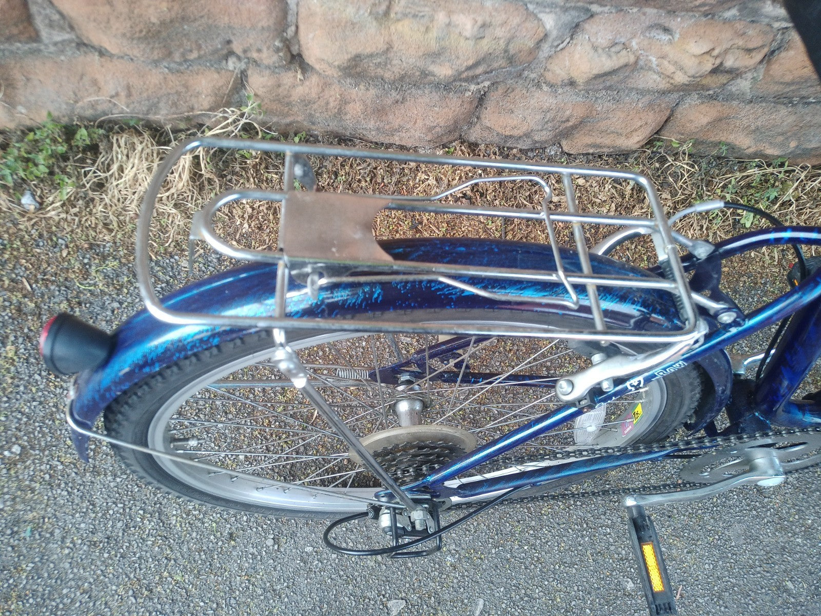 avelo x row folding bike 24-inch wheels