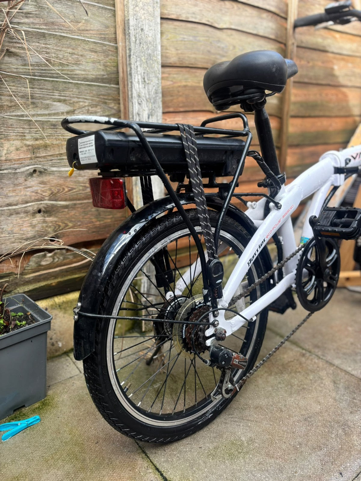 Viking Eco-Power 20in Folding Bike 6-Speed Derailleur V-Brakes Rear Rack White