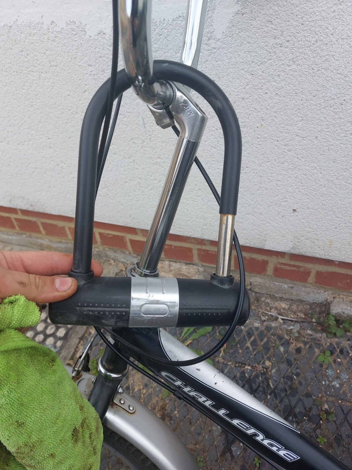 Challenge Flex Folding Bike+2 Lockers+wheel Pump