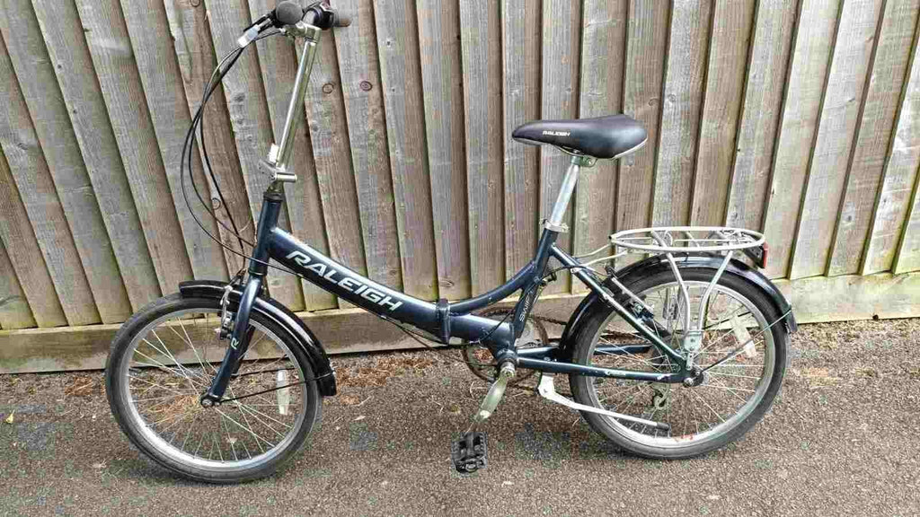 Lightweight Aluminium Raleigh Swift Folding Bike is in good condition
