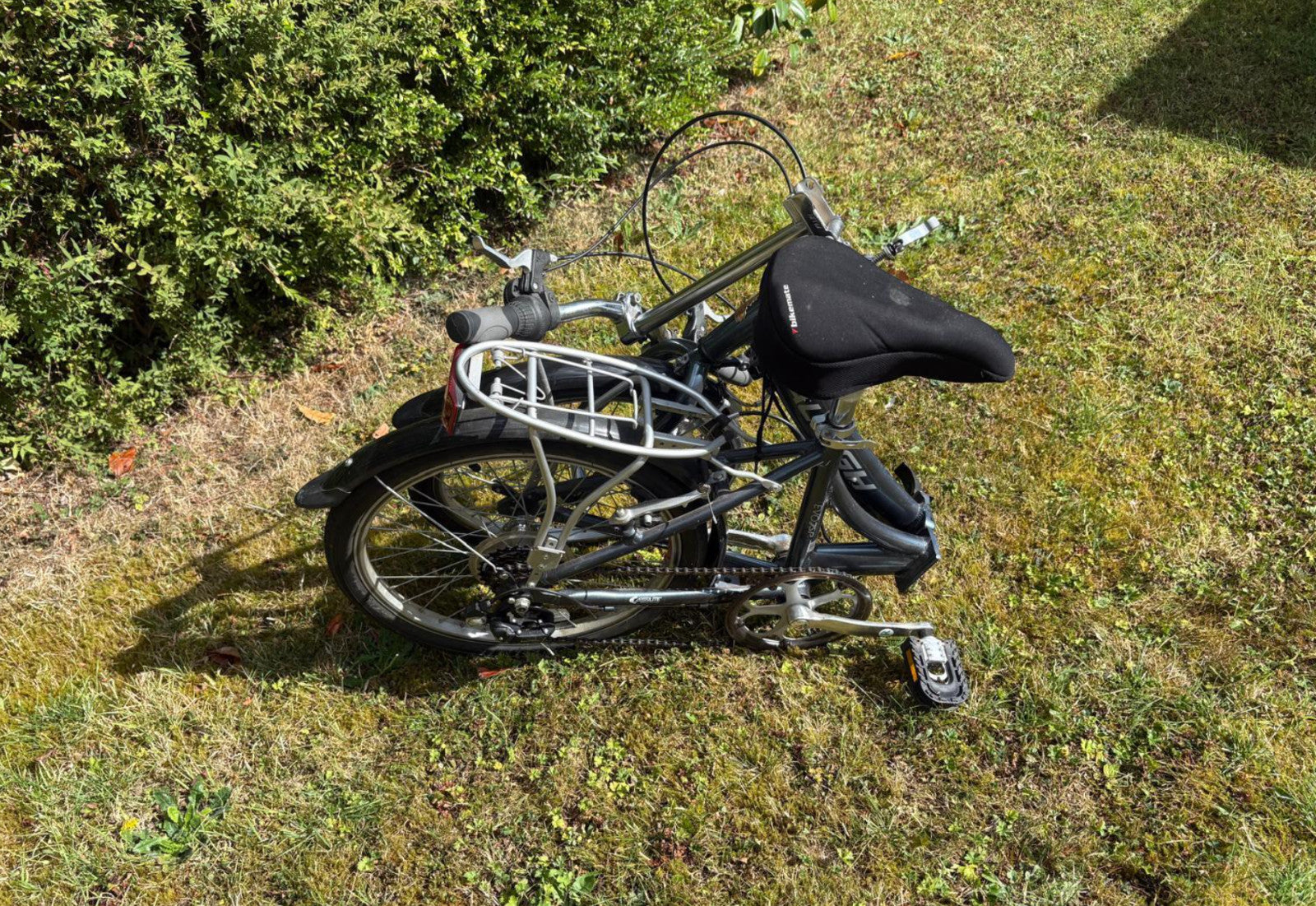 raleigh evo75 folding bike Lightweight aluminium frame with 20″ wheels  7-speed