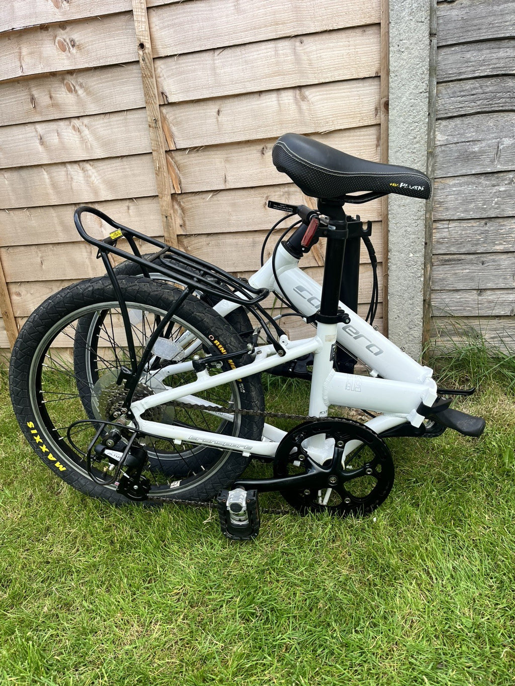 Carrera Transit 20”wheels Folding Bike. 8 Speed. Good condition