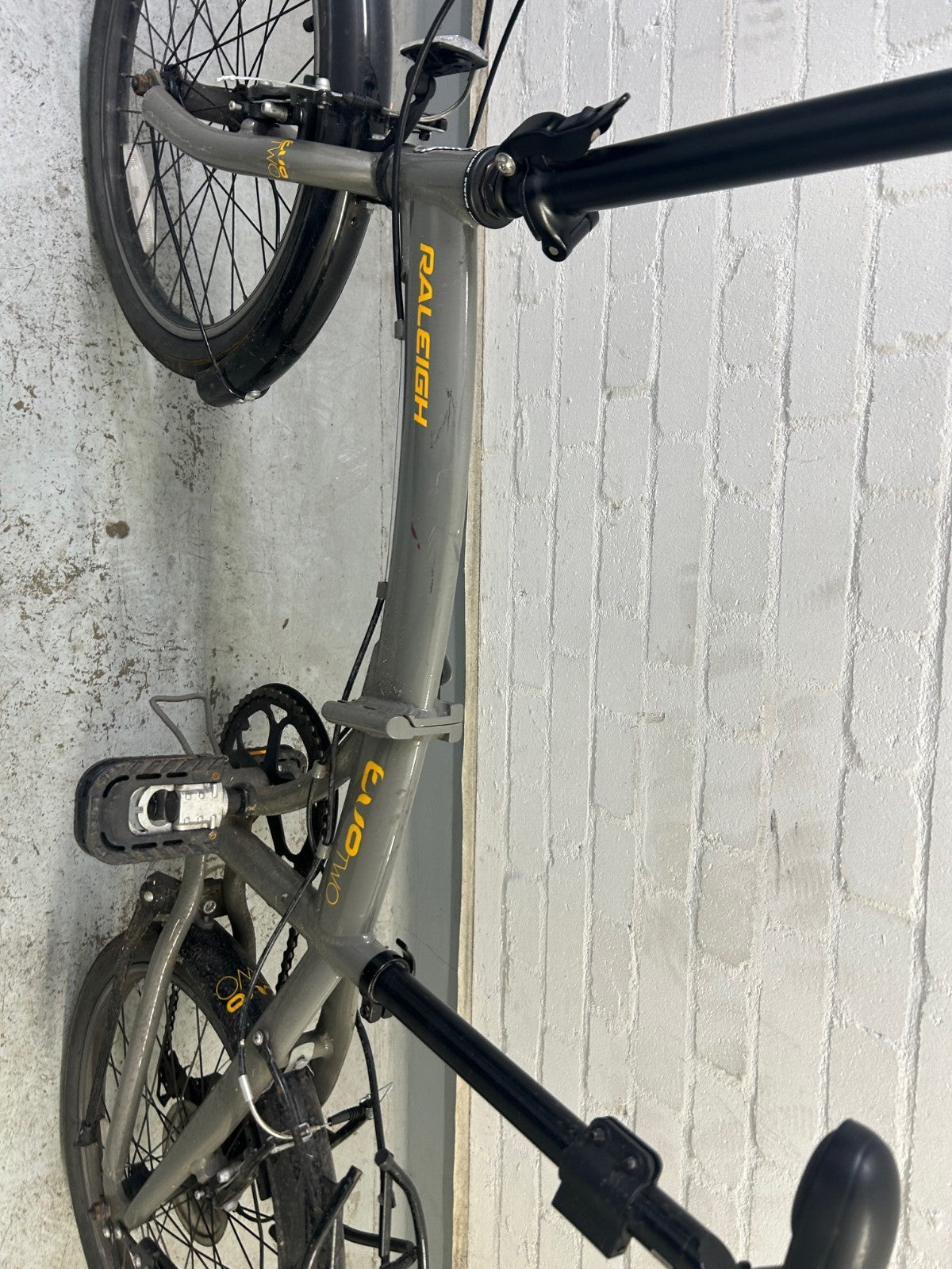 Raleigh Evo 2 Folding Bike 7-Speed Shimano Gears Grey Good Condition