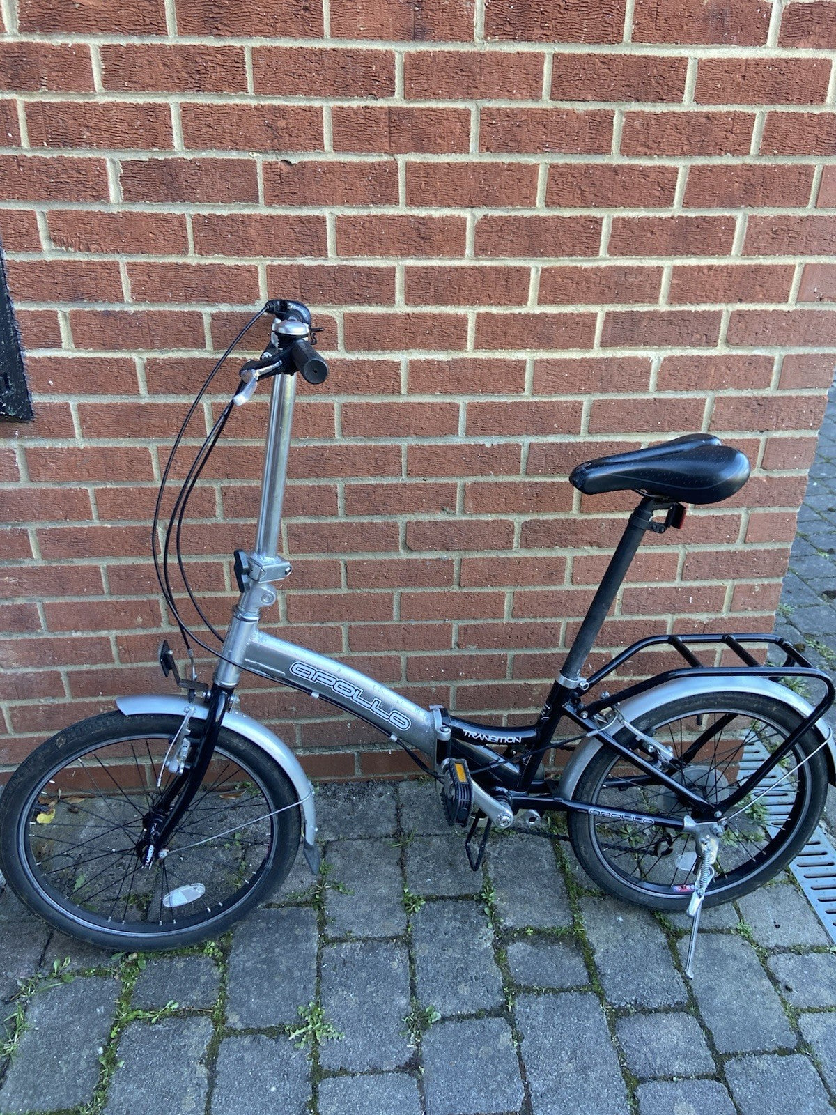 Aluminium Apollo Transition folding bike in good condition with a comfort saddle