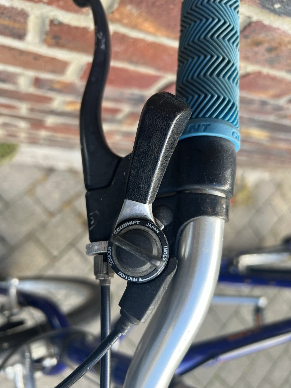 Montague Bi-Frame Folding Mountain Bike in very good condition- badged Rudge