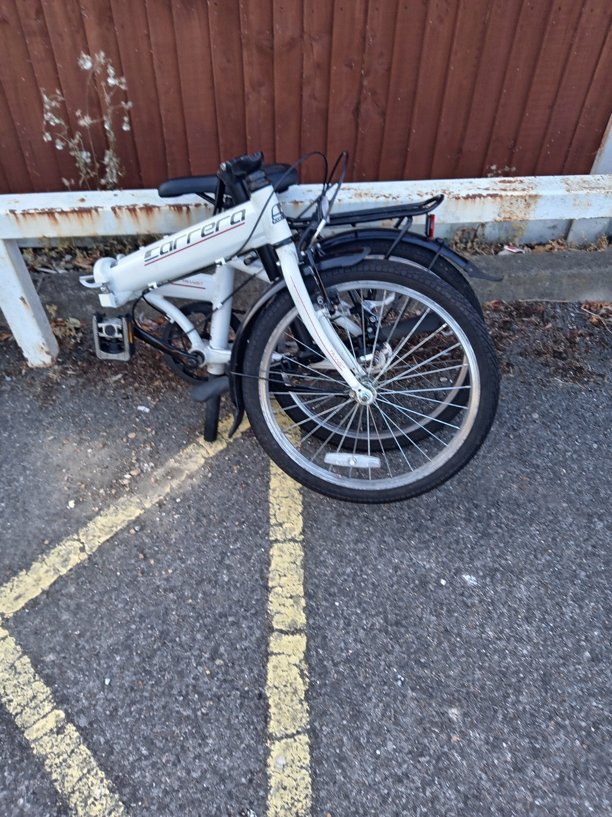 Carrera Transit Folding Bike 20in White/Black Hub Gears Rear Carrier Mudguards