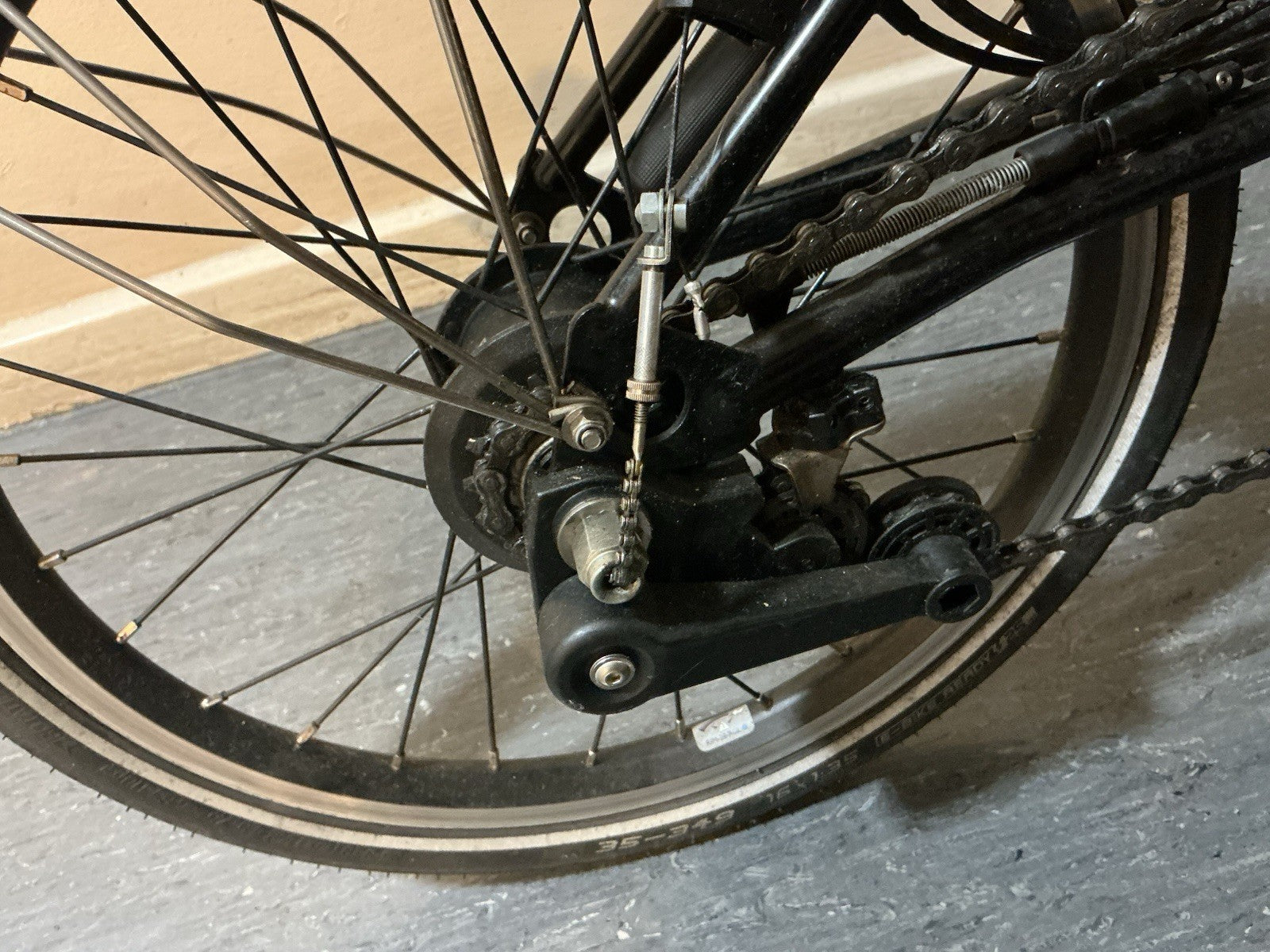 Dec 2018 Brompton C Line 6 Speed H6L Folding bicycle in Black - Leisure Used
