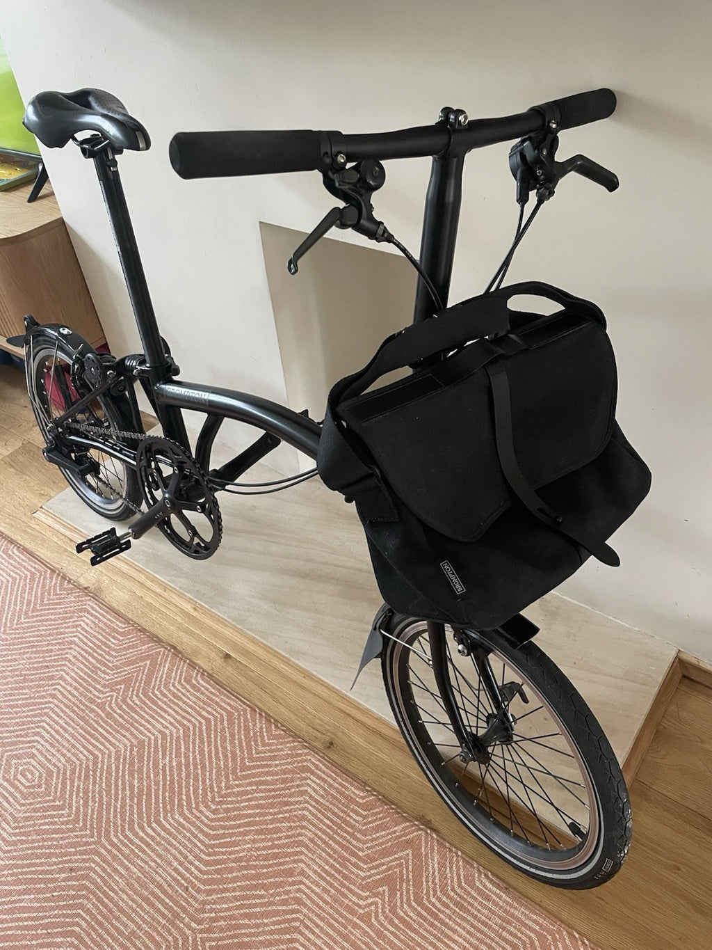 Brompton S2L Folding Bike – 2016 – Black Edition – 2 Speed