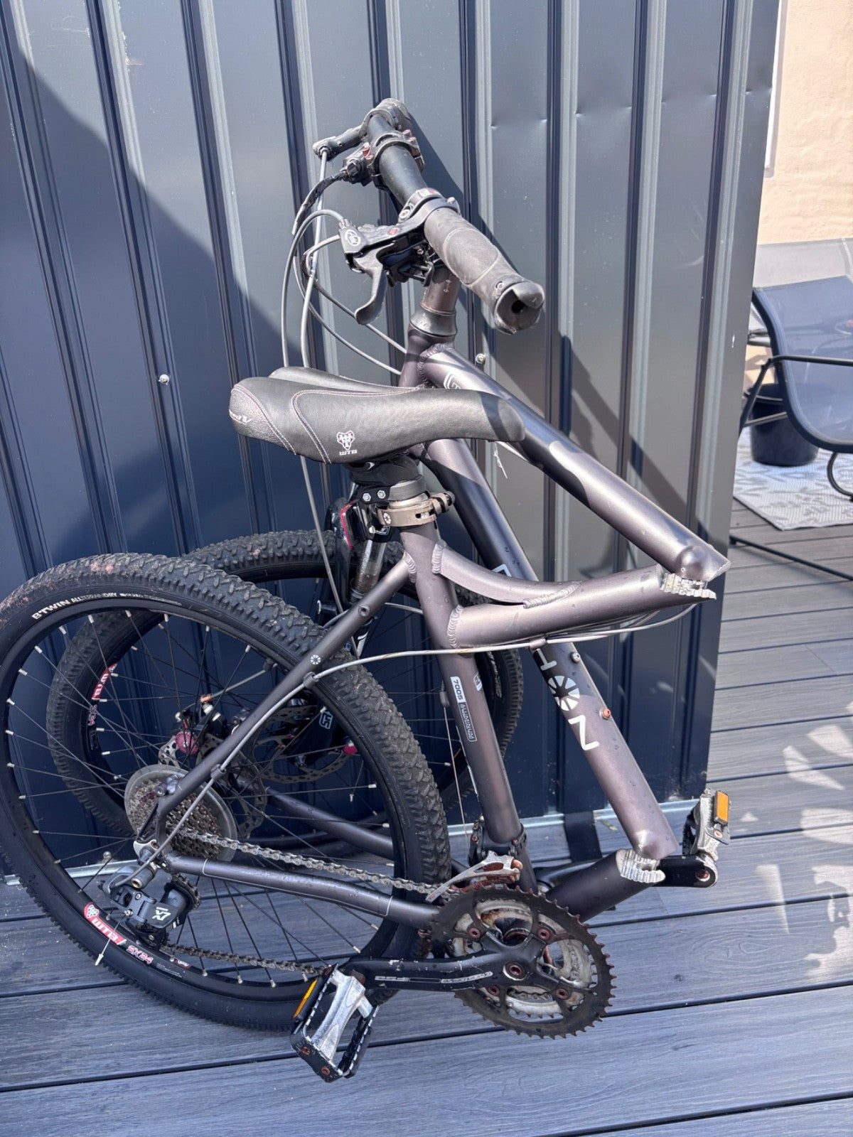 Dahon Matrix 2011 full size folding bike bicycle, 26” Wheel Disc Brakes 24 Speed