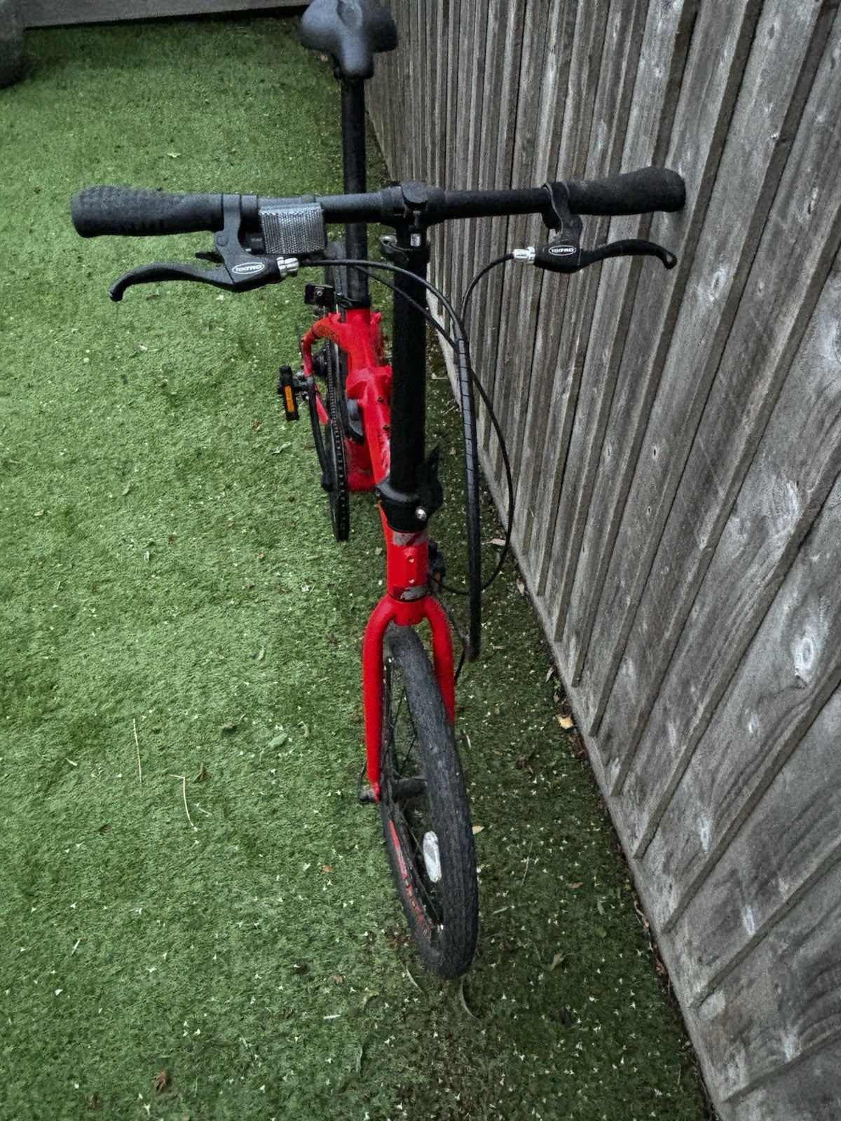 Carrera Intercity Disc 1 Folding Bike 20" Wheels, 8-Speed Shimano