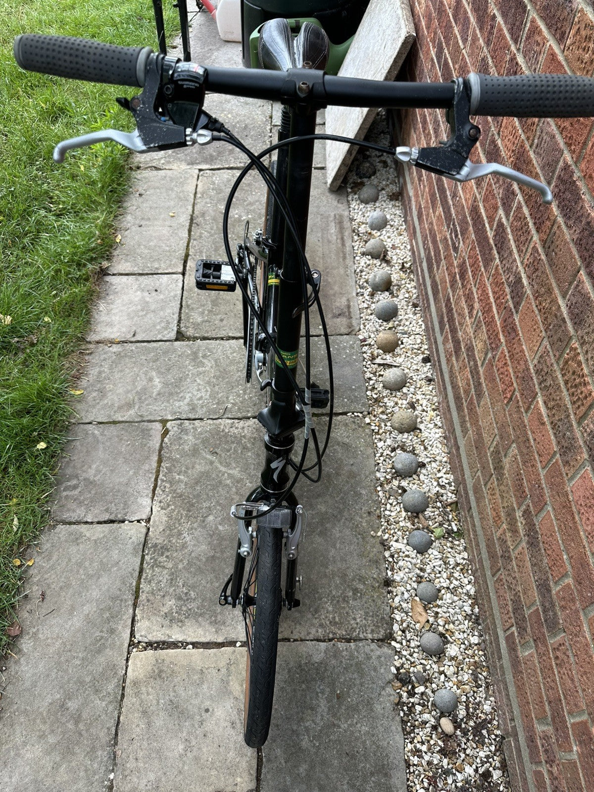 Specialized Globe Folding Bicycle Black 20in Wheels